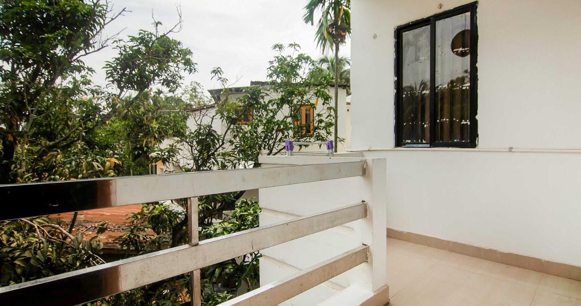 Collection O The Blu Bell Nizarapar Path Hotel Guwahati Exterior foto