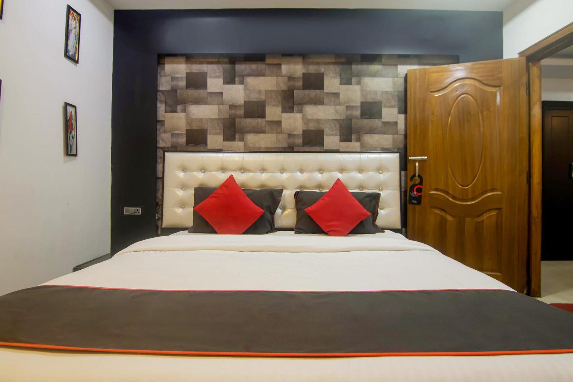 Collection O The Blu Bell Nizarapar Path Hotel Guwahati Exterior foto