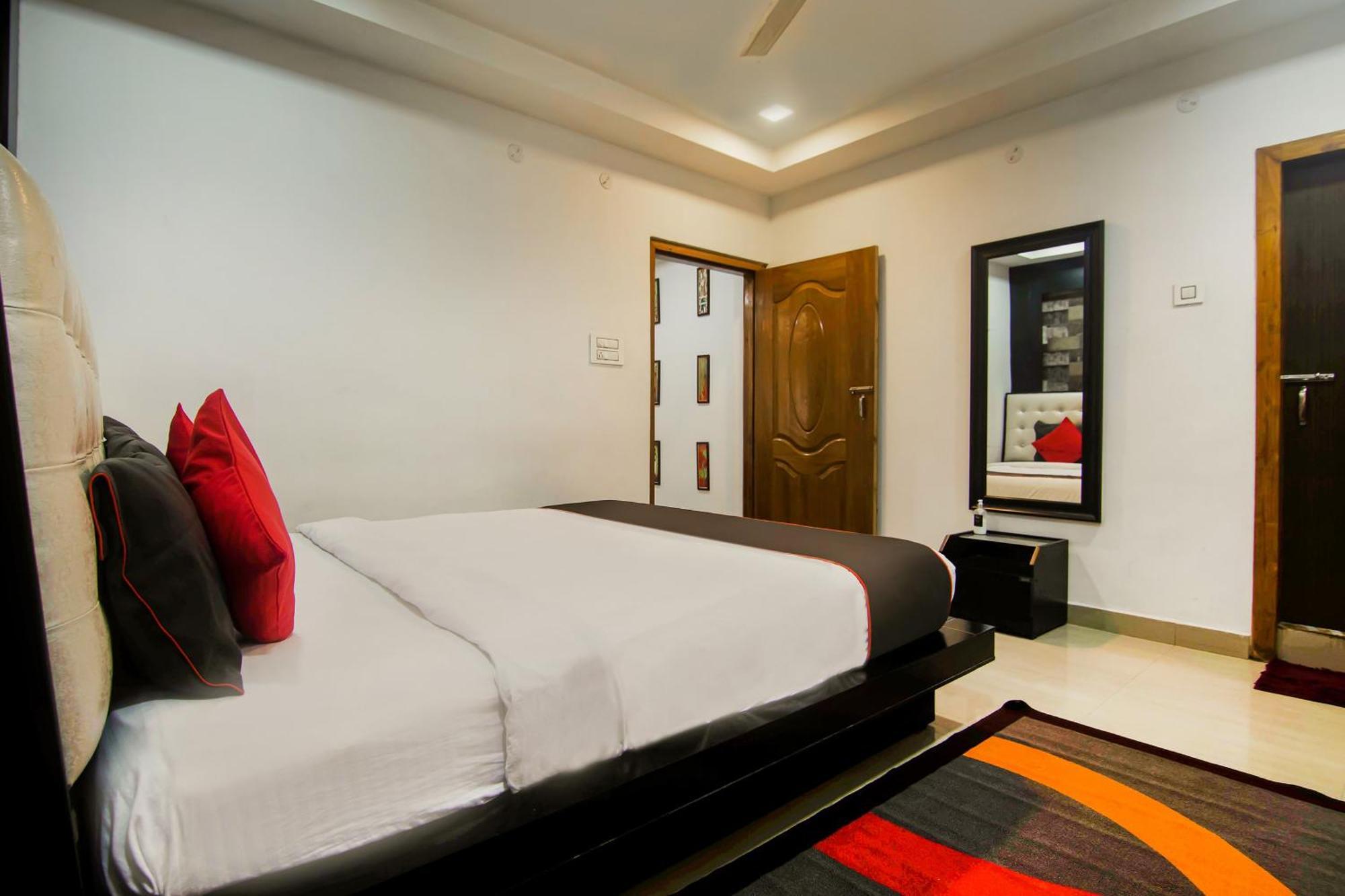 Collection O The Blu Bell Nizarapar Path Hotel Guwahati Exterior foto