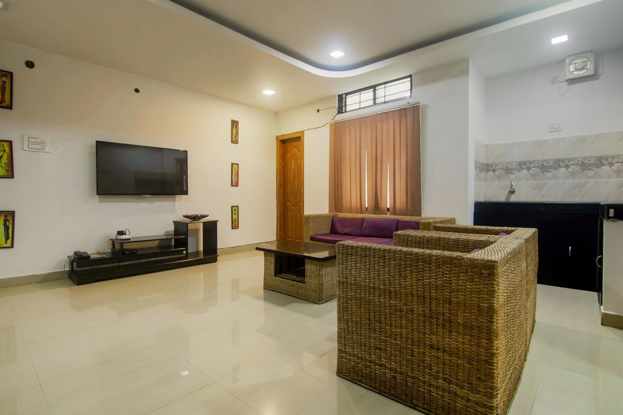 Collection O The Blu Bell Nizarapar Path Hotel Guwahati Exterior foto